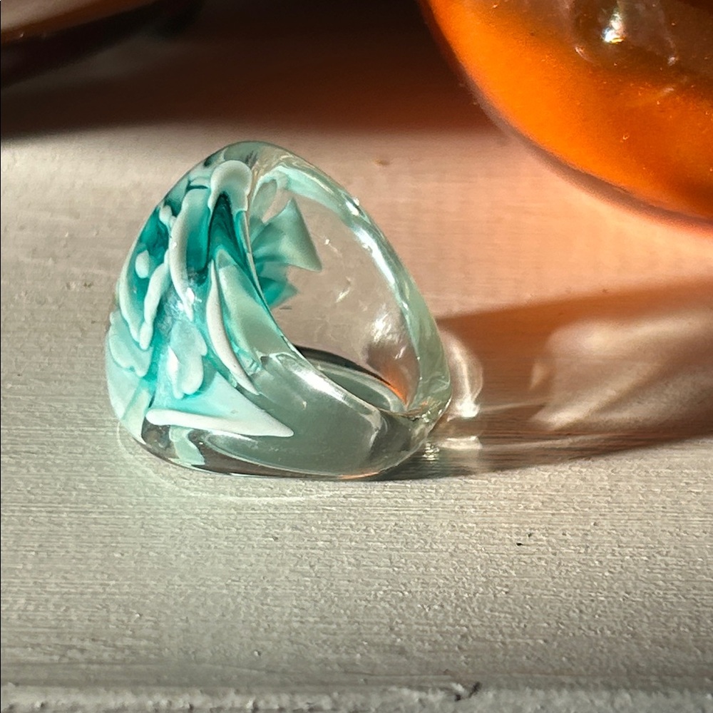 Vintage Art Glass Dome Ring Clear w Pastel Blue Flower - Picture 4 of 9